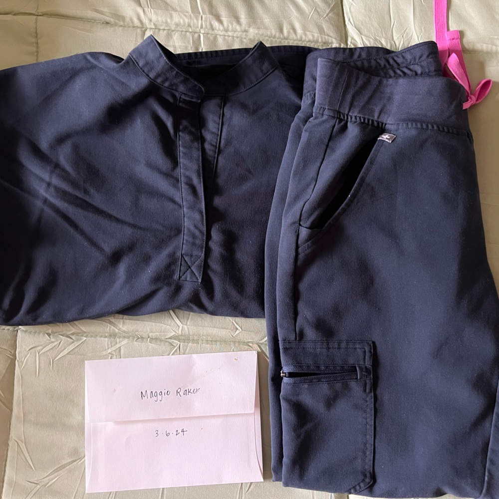 Figs scrub set